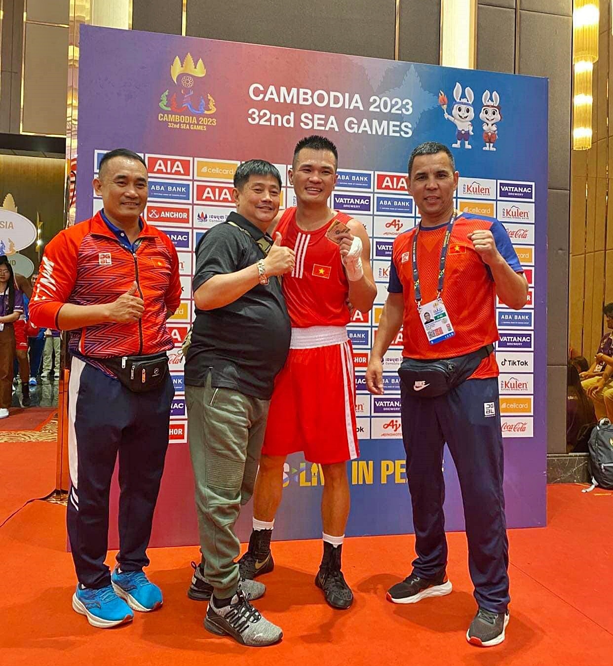Võ sỹ hạng cân khổng lồ chiến thắng, tay đấm tí hon thất bại, Boxing Việt Nam có 3 trận CK SEA Games 32