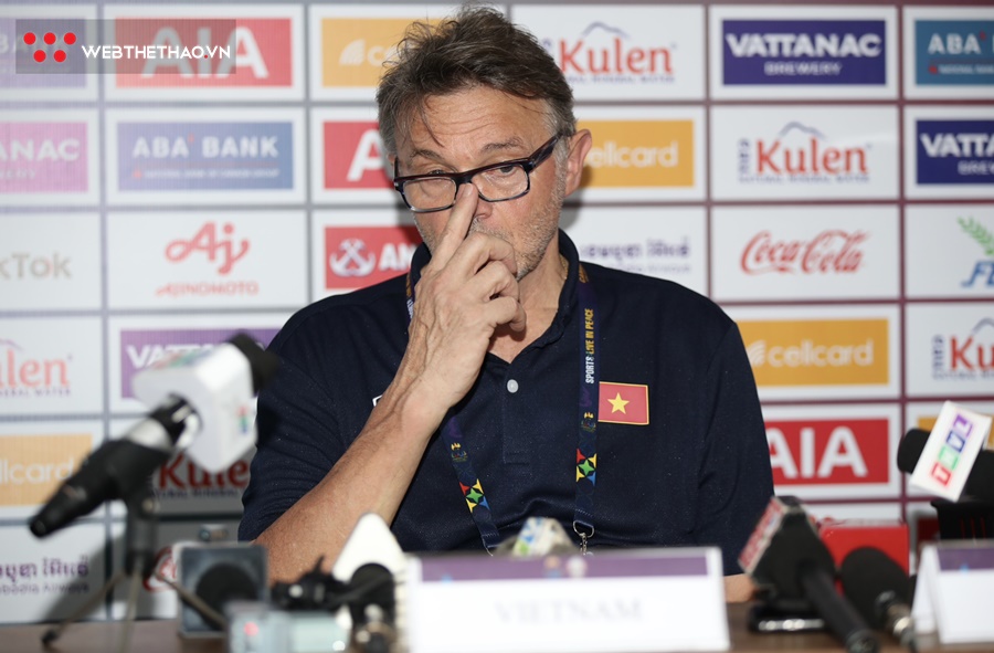HLV Troussier hài lòng khi hòa U22 Thái Lan, âu lo trước trận gặp U22 Indonesia