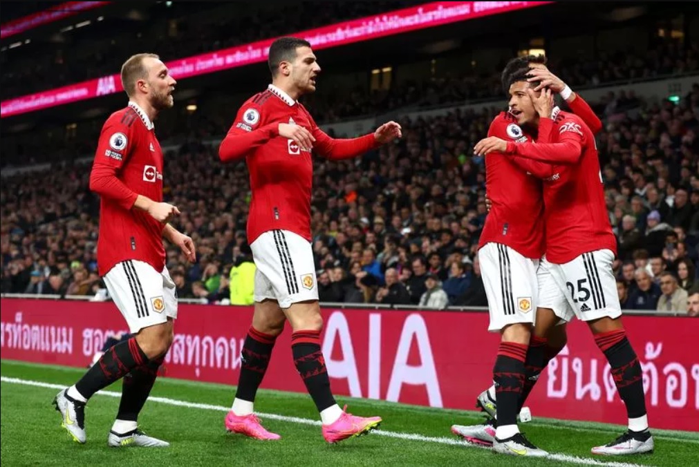 Đội hình ra sân MU vs Wolves: Rashford vắng mặt