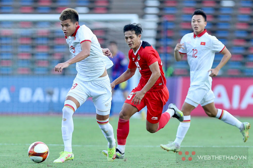 U22 Việt Nam gục ngã vào phút cuối trước Indonesia dù chơi hơn người U22 Việt Nam gục ngã vào phút cuối trước Indonesia dù chơi hơn người
