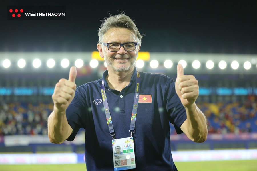 Gi&agrave;nh HCĐ SEA Games 32, HLV Troussier khẳng định: &ldquo;U22 Vi&ecirc;̣t Nam kh&ocirc;ng k&eacute;m U22 Th&aacute;i Lan&rdquo;