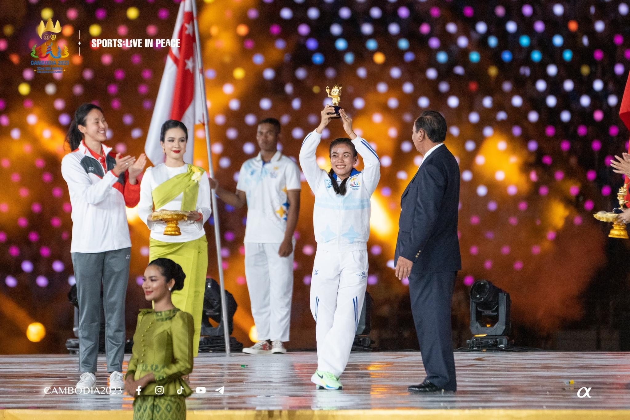 Võ sỹ Vovinam Campuchia nói tiếng Việt “ngọt lịm” là nữ VĐV xuất sắc nhất SEA Games 32