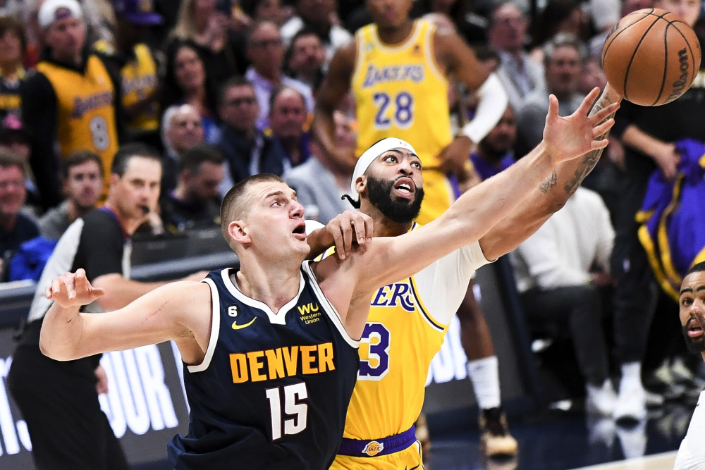 Hai ngôi sao ném rổ tệ ở Game 2, Lakers vẫn quyết không thay đổi trước Denver Nuggets