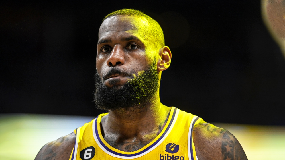 Nóng: LeBron James nghiêm túc cân nhắc việc giải nghệ sau khi dừng bước ở chung kết miền Tây