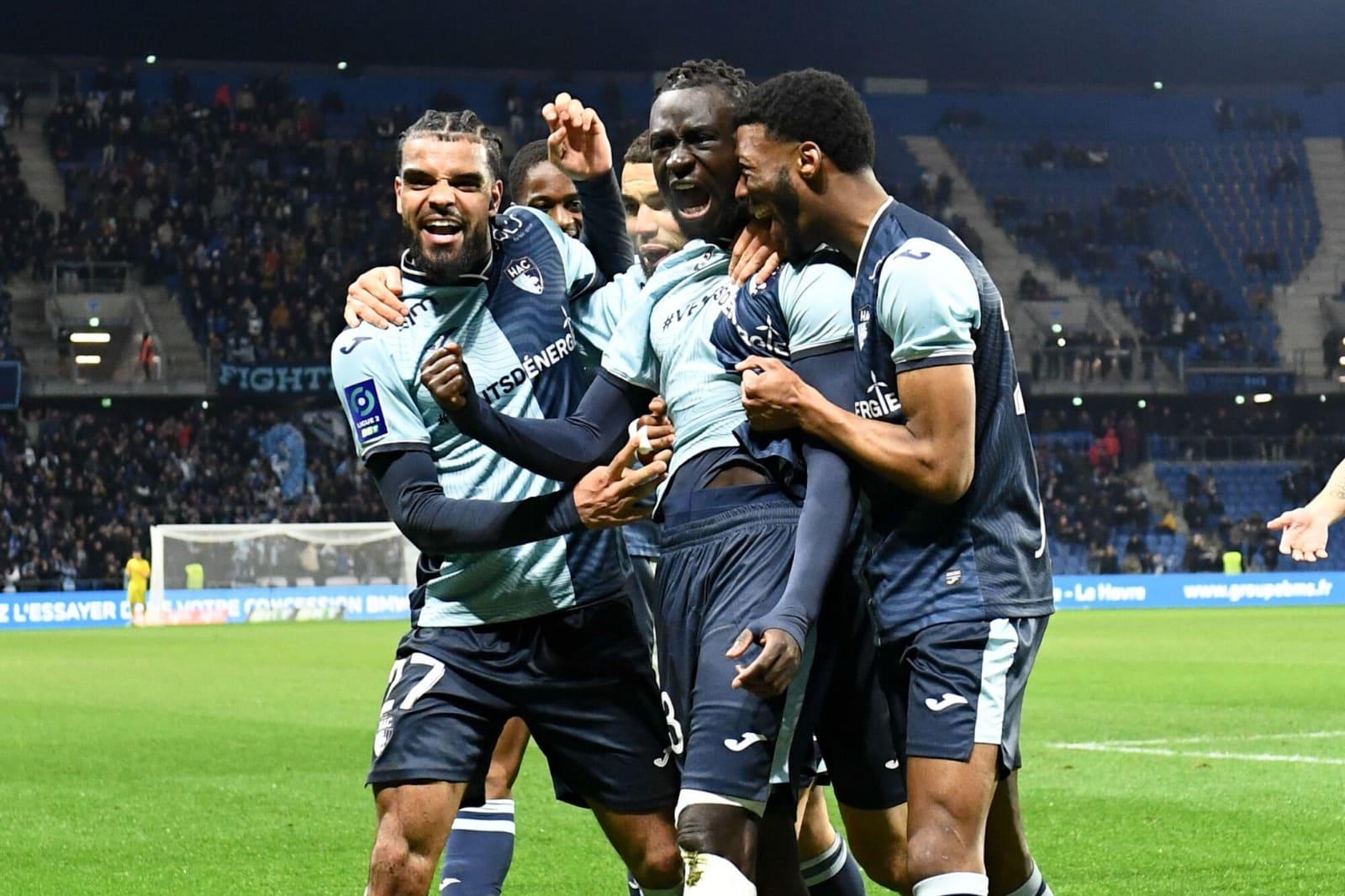 Danh sách các đội lên - xuống hạng Ligue 1 2023/2024