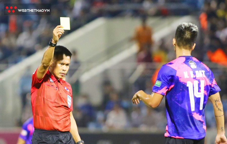 Trọng tài nội lại sai lầm, V.League cầu cứu đến “vua ngoại” từ Thái Lan