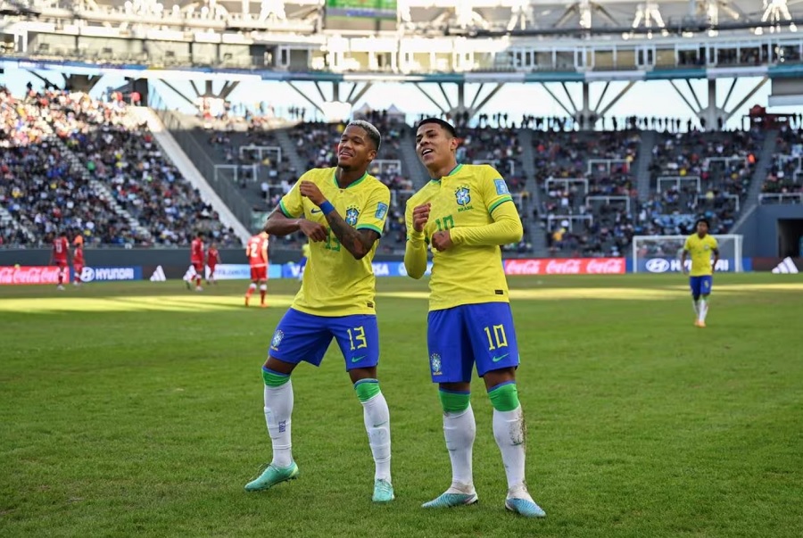 Brazil vào tứ kết U20 thế giới: Vì sao bàn thắng của Tunisia bị huỷ?