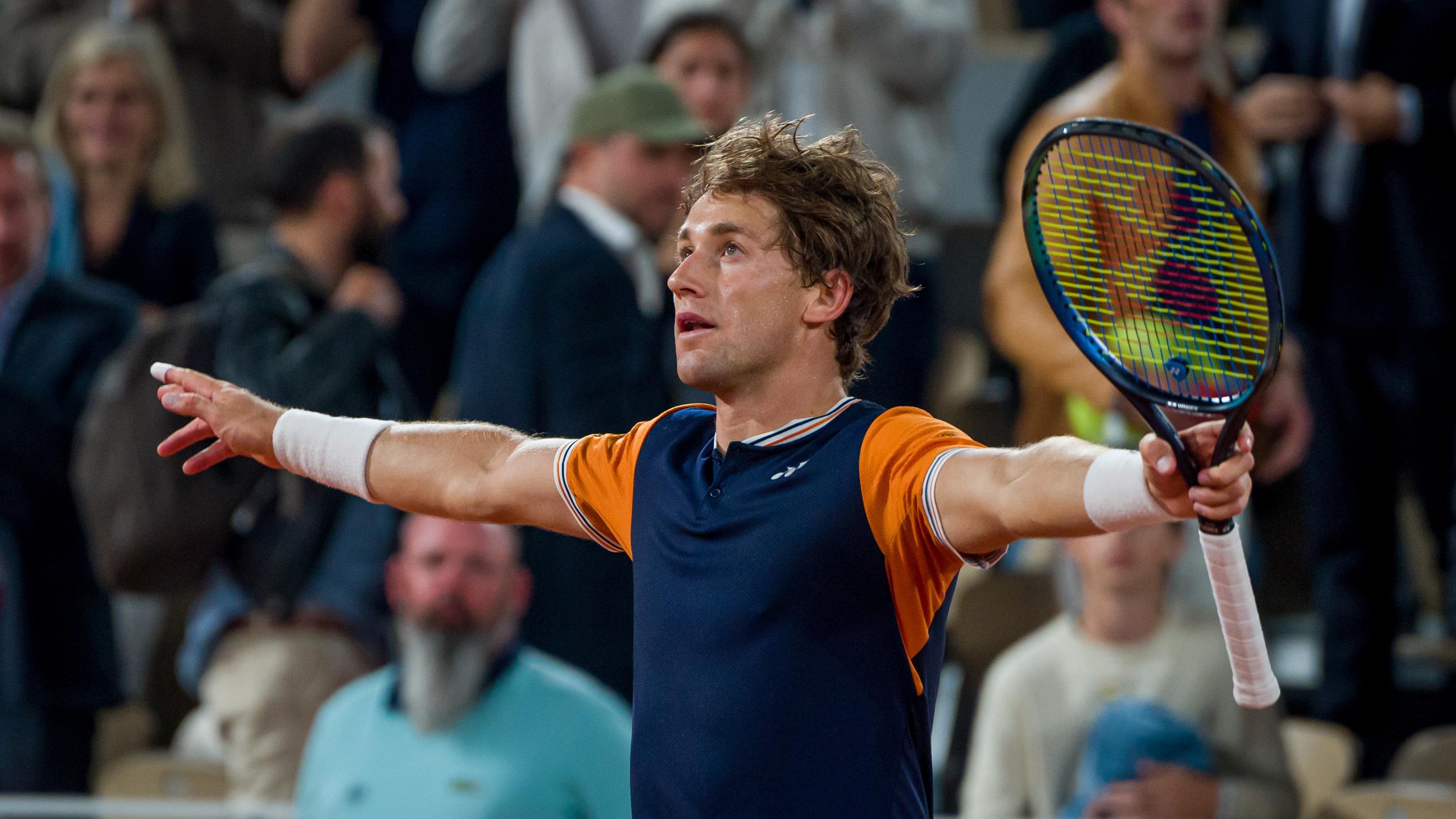 Casper Ruud hạ Holger Rune, vào bán kết Roland Garros năm thứ 2 liên tiếp