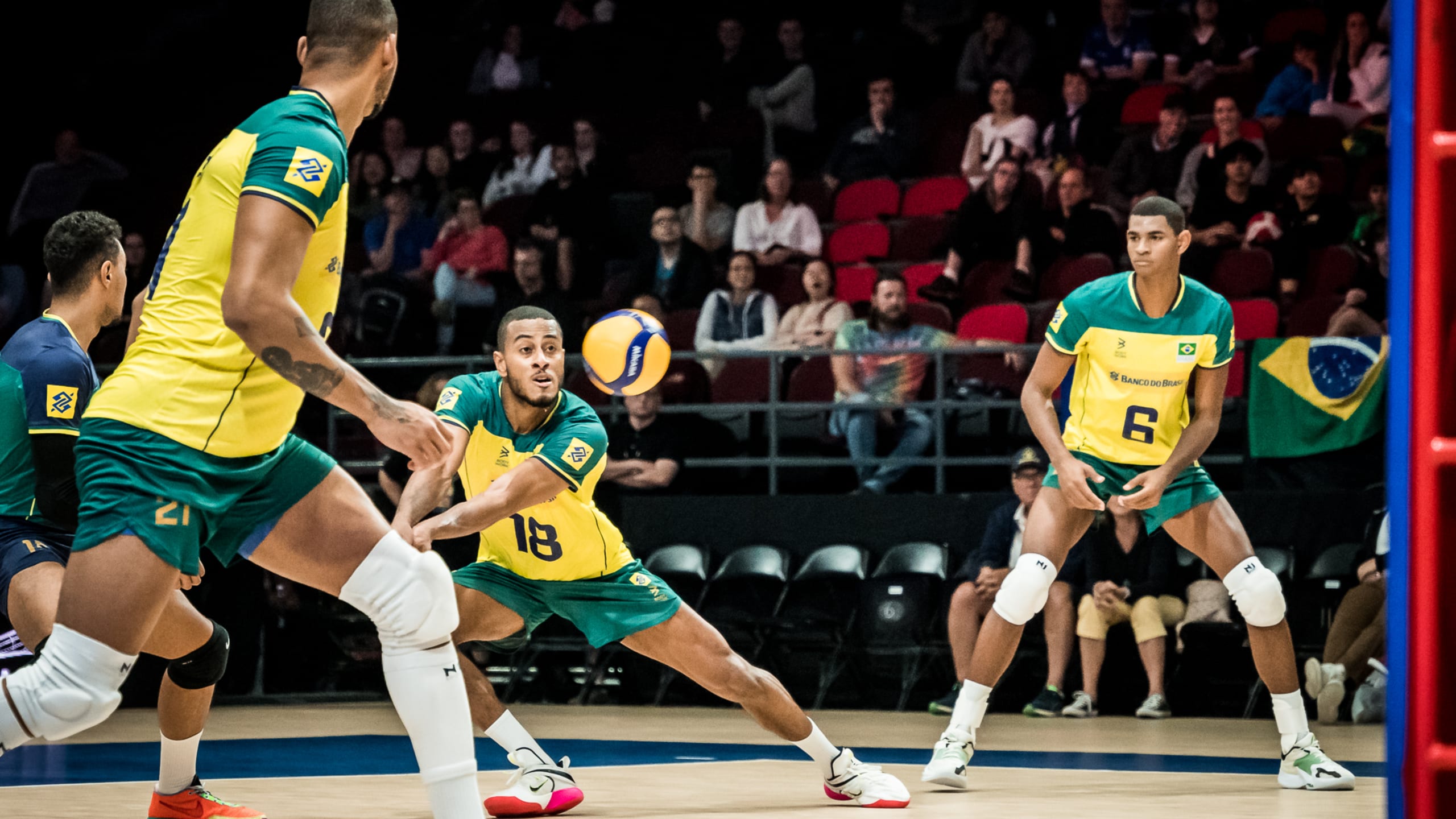 Ricardo Lucarelli toả sáng giúp bóng chuyền Brazil có khởi đầu ấn tượng tại VNL 2023