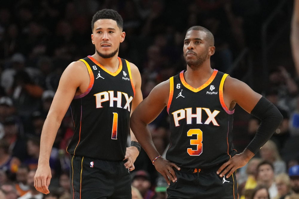 Phoenix Suns thanh l&yacute; hợp đồng Chris Paul sớm 2 m&ugrave;a giải: Điều g&igrave; đ&atilde; xảy ra?