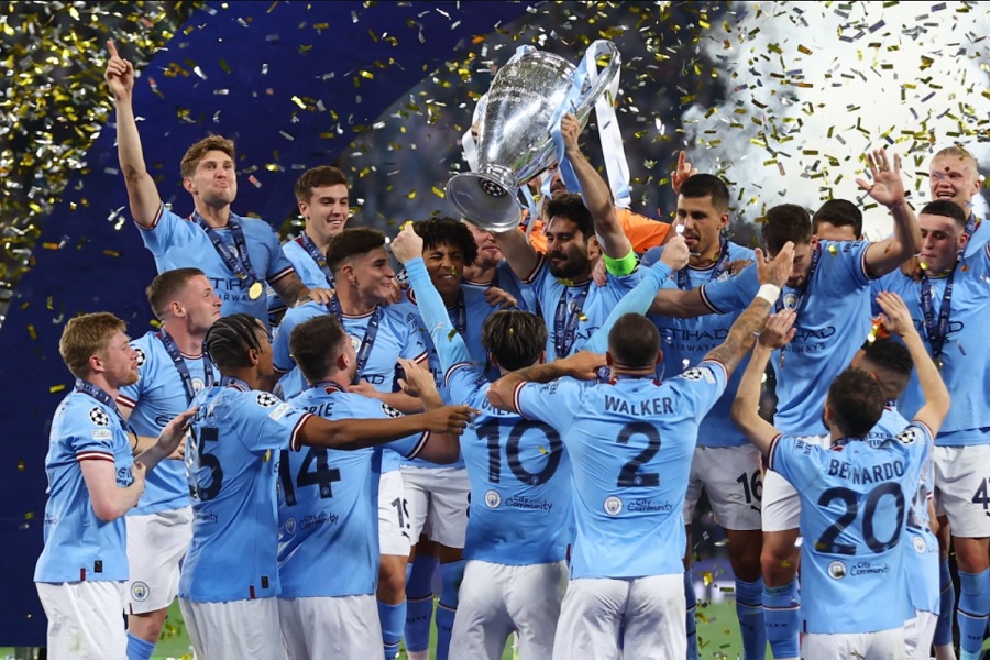 Man City trở th&agrave;nh đội thứ 8 đoạt c&uacute; ăn ba vĩ đại