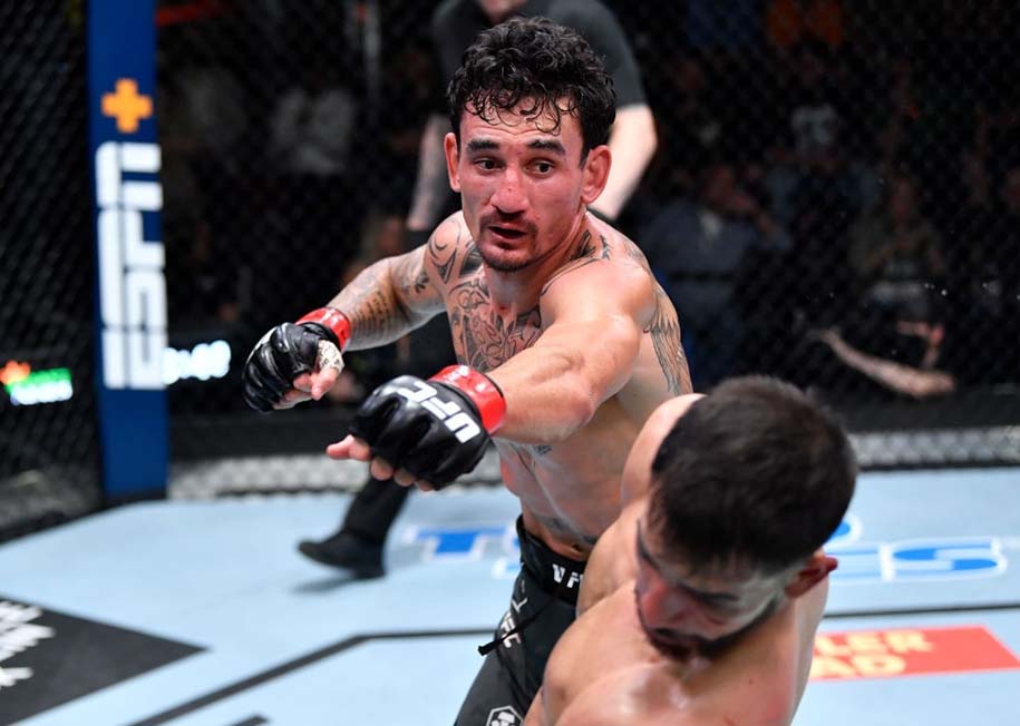 Max Holloway sẽ chuyển hẳn lên hạng nhẹ, nhắm đến đai BMF của UFC?