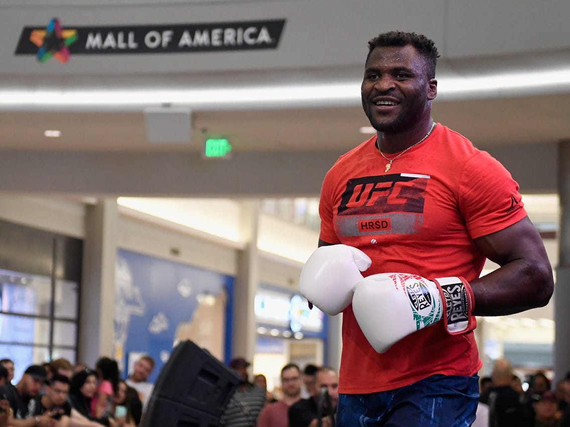 Francis Ngannou dời lịch ra mắt PFL MMA sang 2024, ưu tiên đánh Boxing trước?