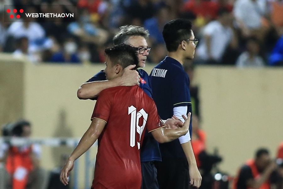 Sau ĐTQG, tương lai của Quang Hải, Công Phượng như thế nào?