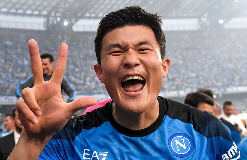 Vì sao Kim Min-jae trẻ hơn 2 tuổi khi Hàn Quốc thay đổi cách tính?