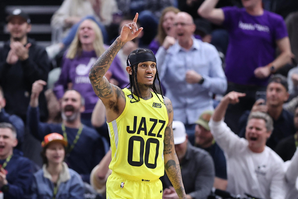 Ngôi sao bóng rổ gốc Philippines được gia hạn, tiếp tục nhận lương cao tại Utah Jazz Ngôi sao bóng rổ gốc Philippines được gia hạn, tiếp tục nhận lương cao tại Utah Jazz