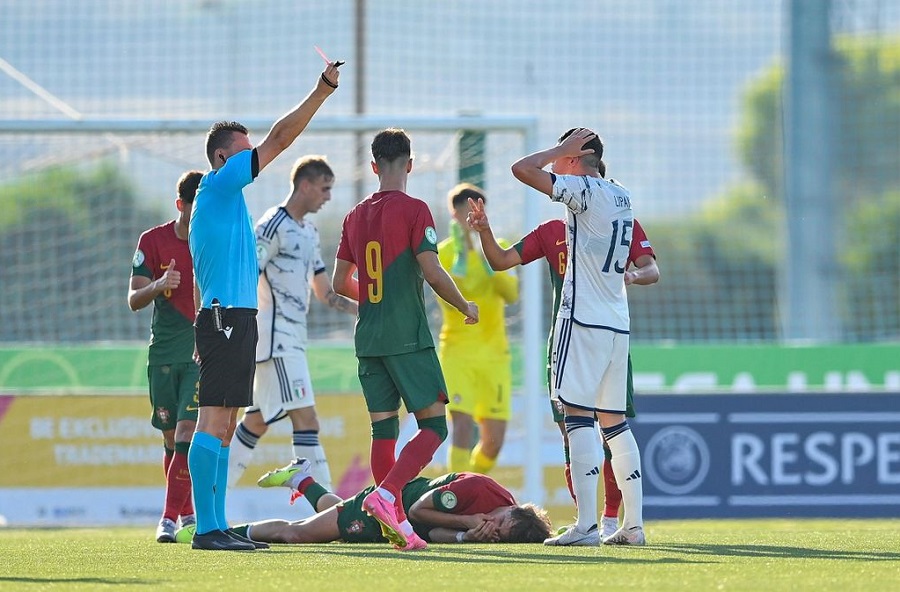 Kết quả giải U19 châu Âu: Ý thảm bại sau khi chơi thiếu người