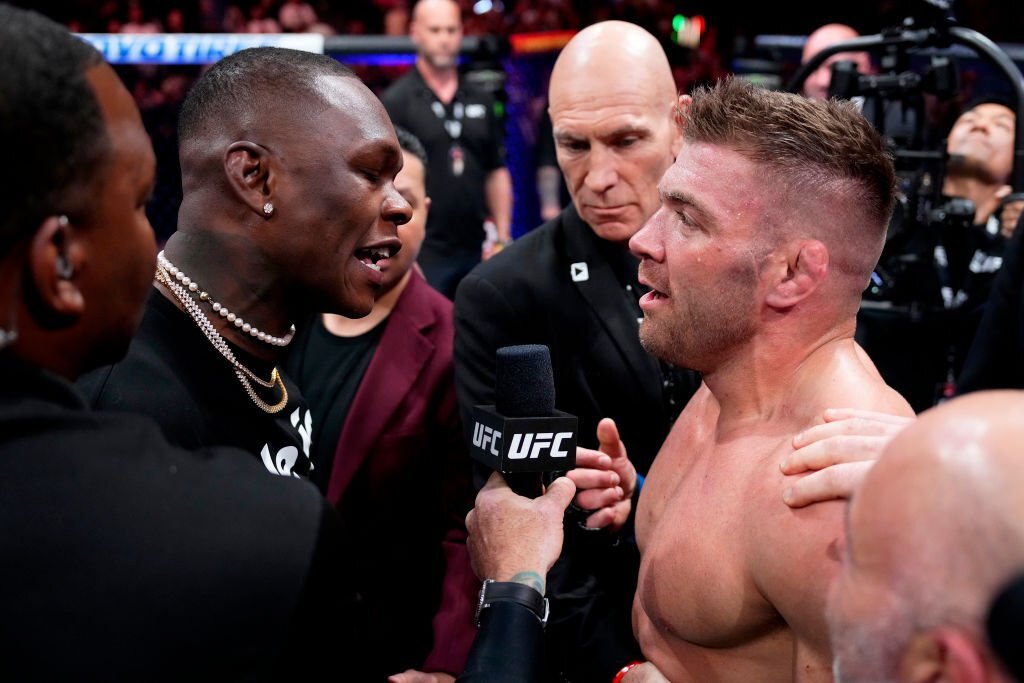 KO Robert Whittaker, Dricus Du Plessis th&aacute;ch đấu Israel Adesanya ngay tr&ecirc;n v&otilde; đ&agrave;i UFC 290