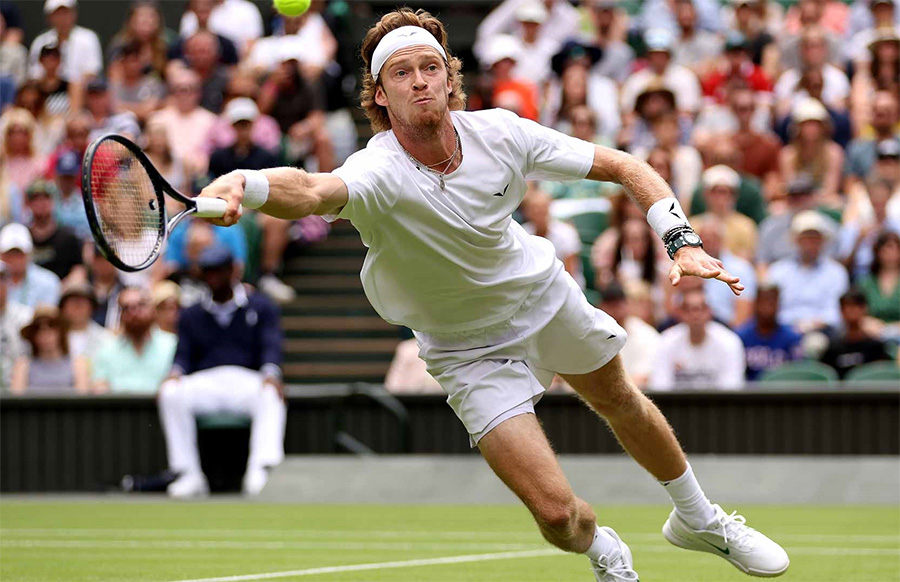 Andrei Rublev với pha ghi điểm để đời, đi vào lịch sử Wimbledon