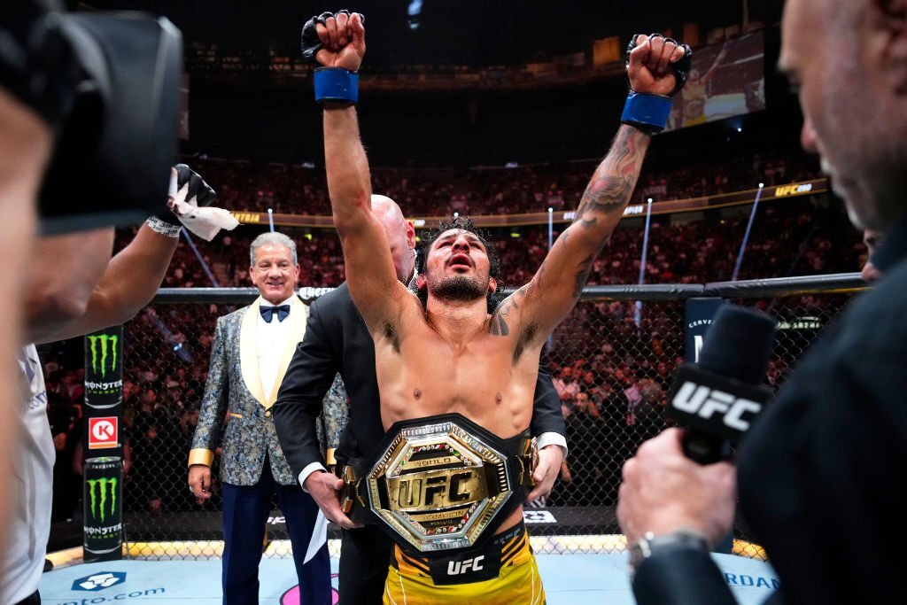 Alexandre Pantoja: Vụ cướp đai ở UFC 290 và ba lần gieo hận cho Brandon Moreno