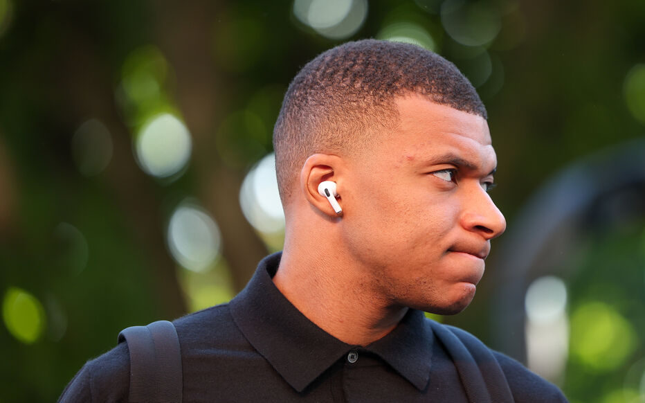 PSG mạnh tay loại Mbappe khỏi chuyến du đấu Nhật Bản PSG mạnh tay loại Mbappe khỏi chuyến du đấu Nhật Bản