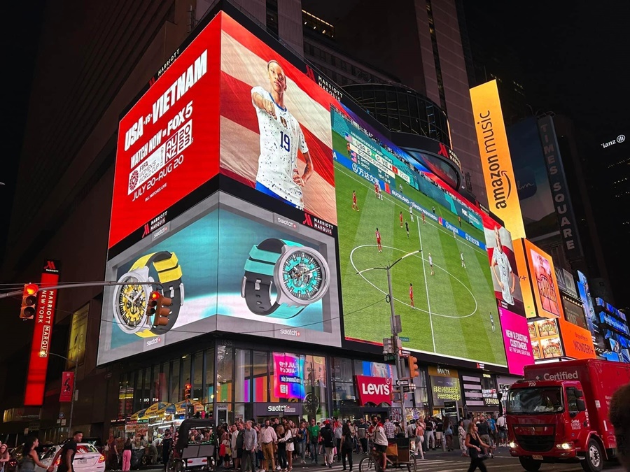 Những bước chân đầu tiên ở World Cup và dấu ấn trên quảng trường Thời Đại