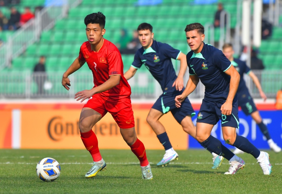 U23 Vi&ecirc;̣t Nam thi&ecirc;́u qu&acirc;n tr&acirc;̀m trọng bảo v&ecirc;̣ ng&ocirc;i v&ocirc; địch Đ&ocirc;ng Nam Á