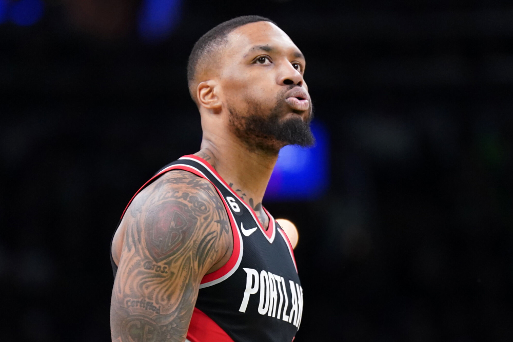 Chuyển nhượng NBA: Giải đấu cảnh cáo Damian Lillard về những phát ngôn liên quan đến “bến đỗ mới” Chuyển nhượng NBA: Giải đấu cảnh cáo Damian Lillard về những phát ngôn liên quan đến “bến đỗ mới”
