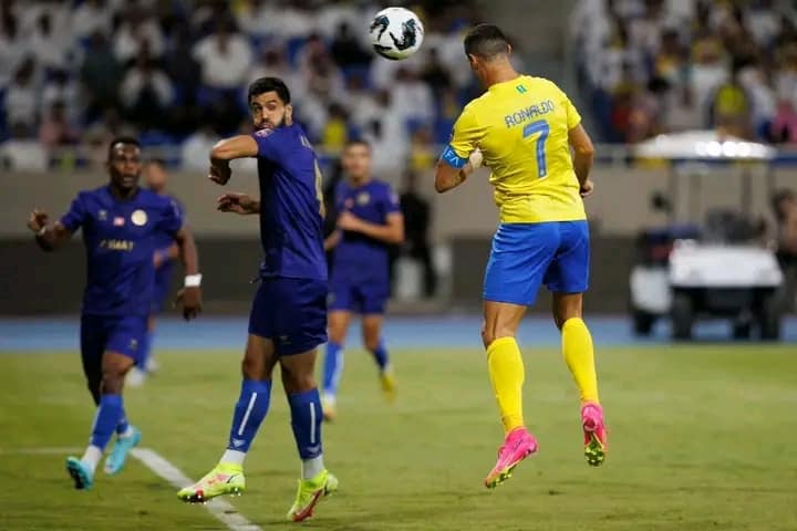 Ronaldo chấm dứt chuỗi 7 trận tịt ngòi, tới gần mốc 850 bàn thắng