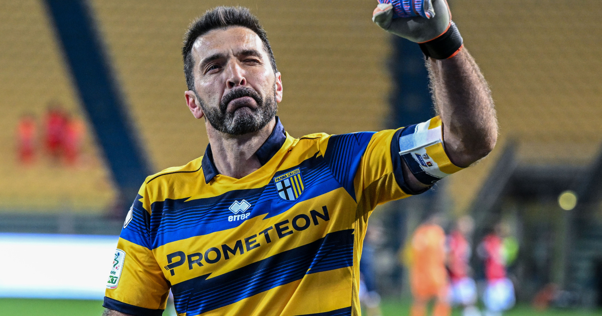 Huyền thoại Gianluigi Buffon treo găng ở tuổi 45