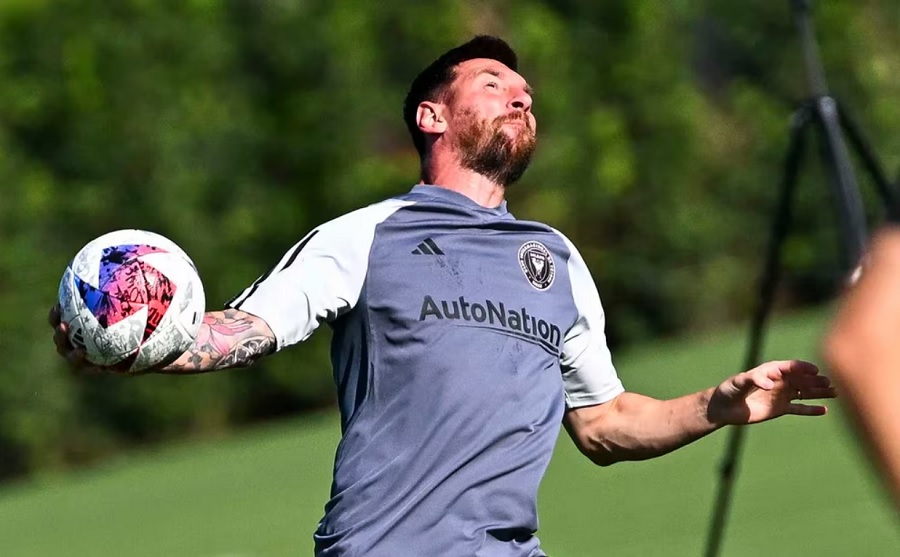 Messi thể hiện kỹ năng dùng tay trong buổi tập lạ lẫm của Inter Miami
