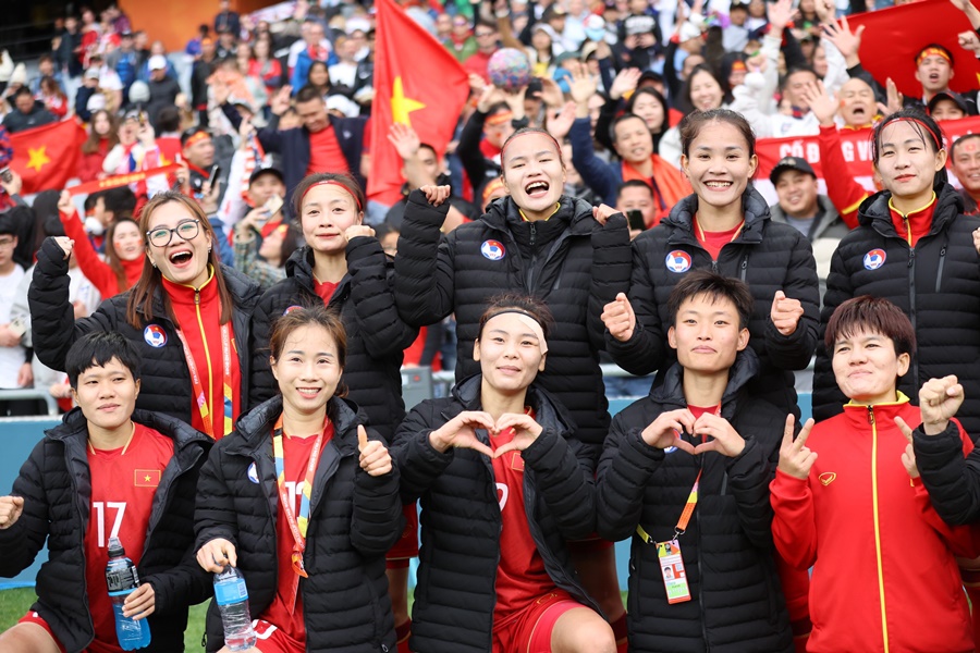Chia tay World Cup, tuyển nữ Việt Nam ngập trong “mưa” tiền thưởng: Số tiền bao nhiêu, chia thế nào?