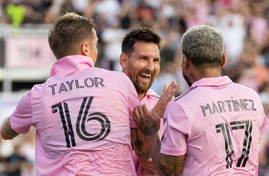 Messi từ chối ghi bàn, có cử chỉ đẳng cấp với đồng đội sau khi Inter Miami hưởng phạt đền