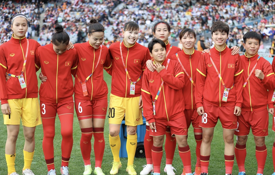 Nữ chiến binh 35 tuổi Thùy Trang trở về nước khóc nghẹn khi không đá phút nào ở World Cup 2023
