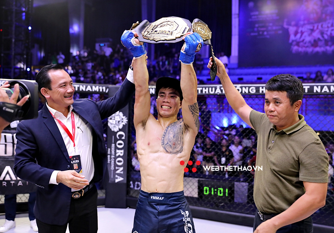 Phạm Văn Nam hạ gục Đinh Văn Hương, lấy đai LION Championship mừng sinh nhật con trai