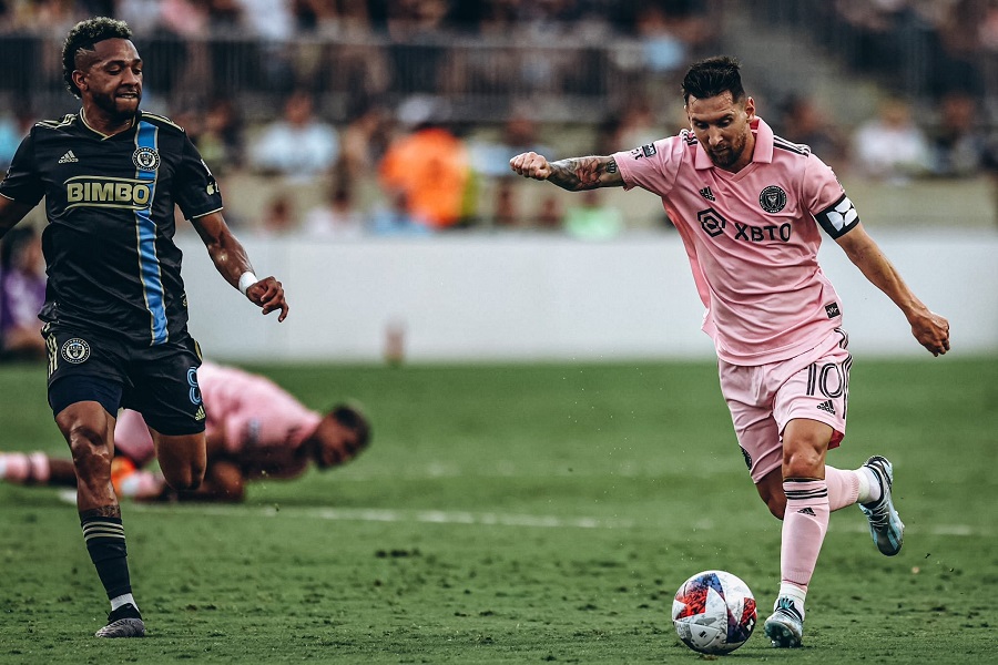 Messi v&ocirc; đối về s&uacute;t xa thế n&agrave;o so với Ronaldo hay Haaland?