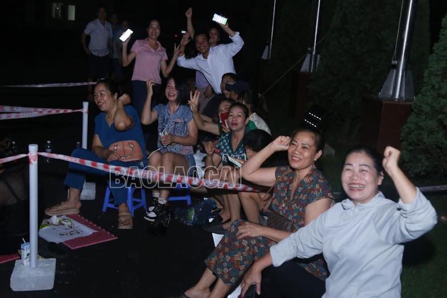 CĐV xếp hàng xuyên đêm mua vé, sức hút giải bóng chuyền VTV Cup 2023 ngày càng lớn