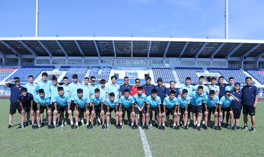 Đá với mật độ dày đặc, U23 Việt Nam chỉ thăm quan sân đấu ở U23 Đông Nam Á 2023