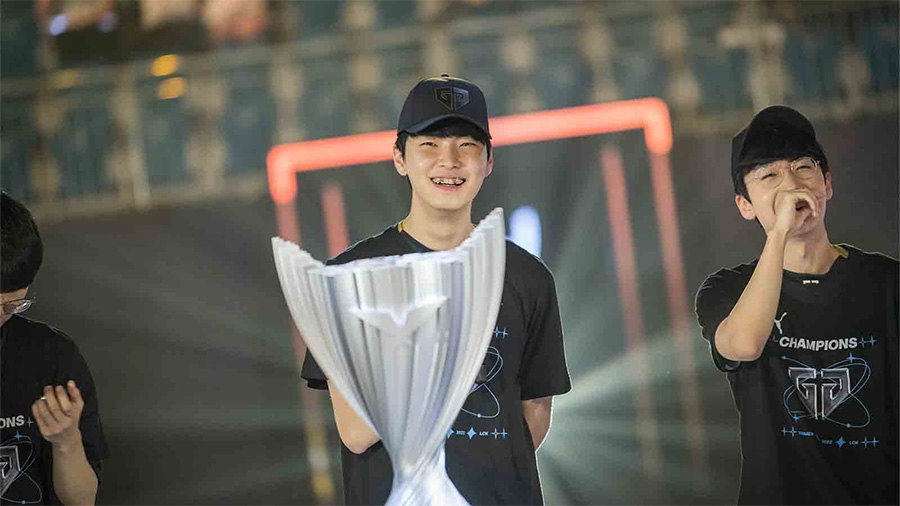 Chovy giành danh hiệu MVP chung kết LCK Mùa Hè 2023 Chovy giành danh hiệu MVP chung kết LCK Mùa Hè 2023
