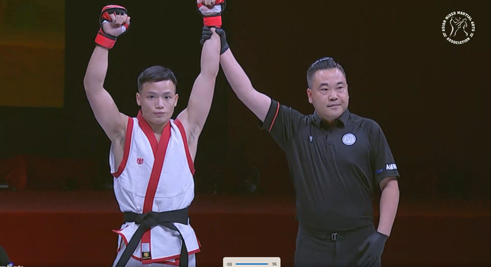 Tiến Long không đánh vẫn thắng, Việt Nam giành HCV ở giải Vô địch MMA Châu Á
