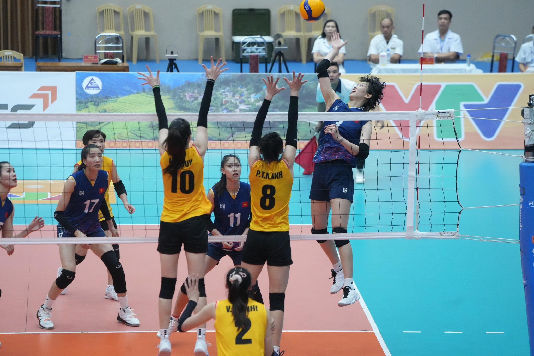 Lịch thi đấu b&aacute;n kết VTV Cup 2023 h&ocirc;m nay: Hai đội tuyển Việt Nam t&aacute;i đấu ở chung kết?
