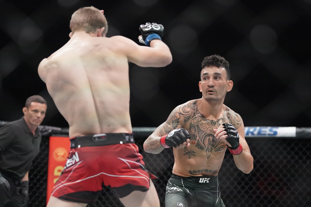 Những kỉ lục không tưởng của Max Holloway trước trận đại chiến "Zombie Hàn Quốc"