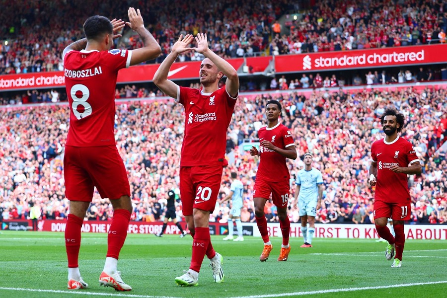 Đội hình ra sân Newcastle vs Liverpool: Endo lần đầu đá chính