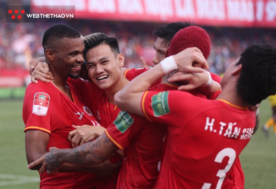 CAHN vô địch V.League 2023, tái hiện kỳ tích 20 năm trước của HAGL