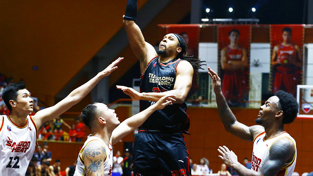 John Fields sau chiến thắng trước Saigon Heat: “Cú chạy đà hoàn hảo cho VBA Playoffs”
