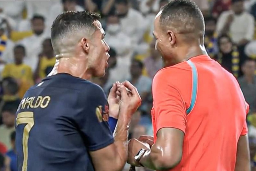 Câu nói giận dữ của Ronaldo sau khi bị huỷ bỏ bàn thắng gây tranh cãi