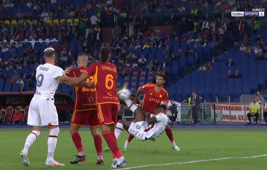 Xem Rafael Leao lập siêu phẩm “xe đạp chổng ngược” giúp Milan hạ Roma