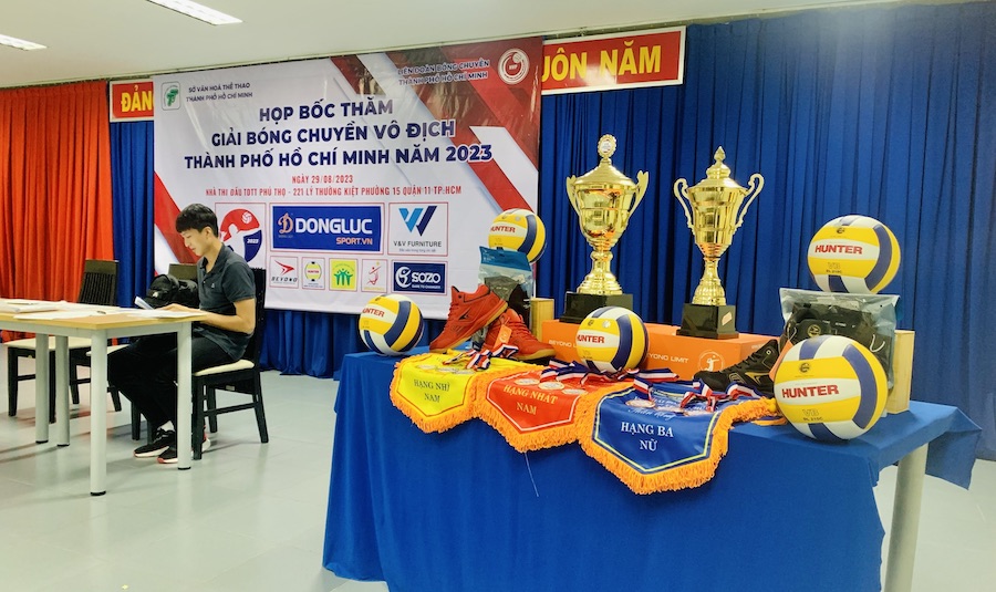 Giải bóng chuyền vô địch Tp.Hồ Chí Minh tái xuất, sân chơi hấp dẫn quy tụ 21 đội bóng tranh tài