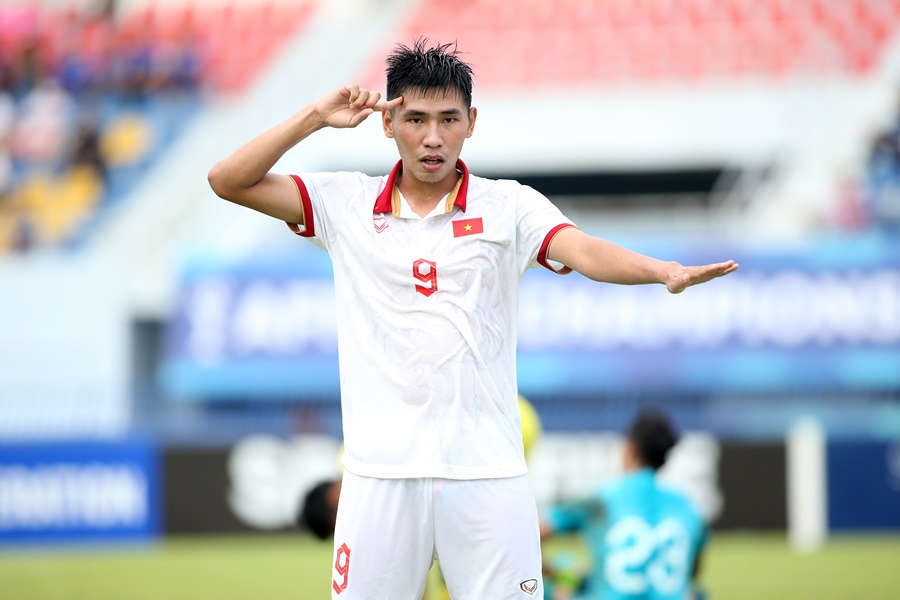 Chốt danh sách dự VL U23 châu Á: HLV Troussier loại Vua phá lưới U23 Đông Nam Á, “đẩy” sao châu Âu lên ĐTQG