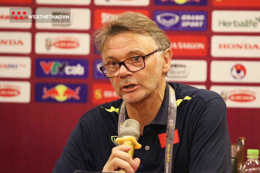 HLV Troussier chê cầu thủ U23 Việt Nam chỉ ghi 6 bàn vào lưới U23 Guam
